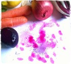 Pittura con verdura dipingere con il succo di rapa, radicchio, carota e cipolla